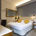 Seven 4*