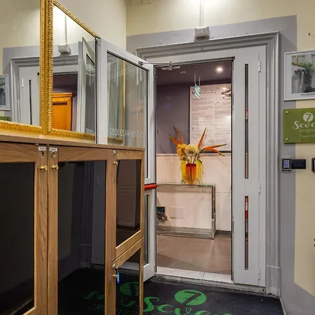 Casa de hóspedes Seven 4*